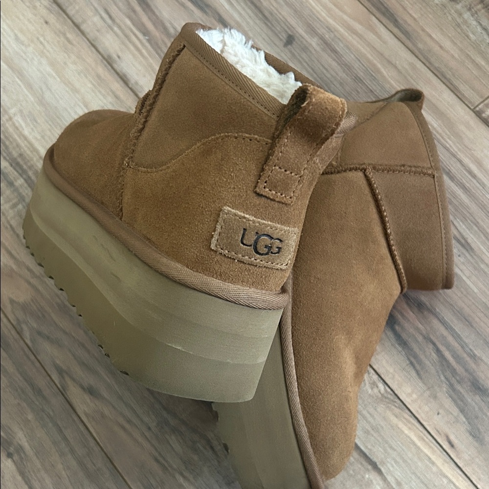 UGG - Platform